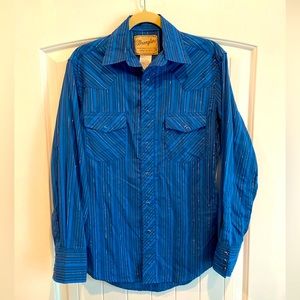 Men’s Wrangler Western Fashion Snap Shirt.